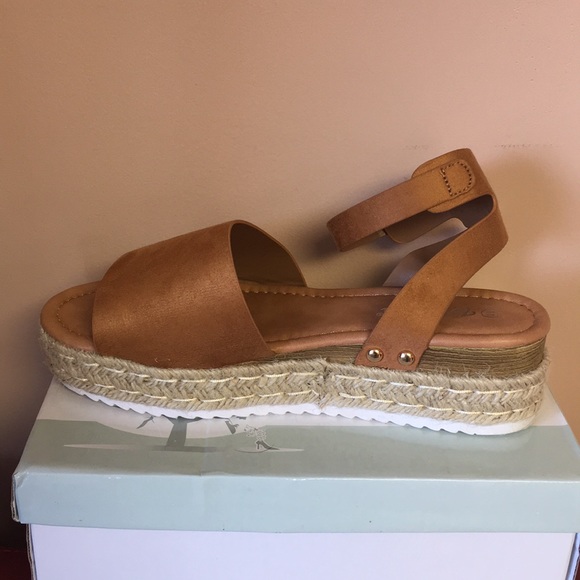 !! NEW !! Platform Espadrille Sandals in Camel - Picture 9 of 10